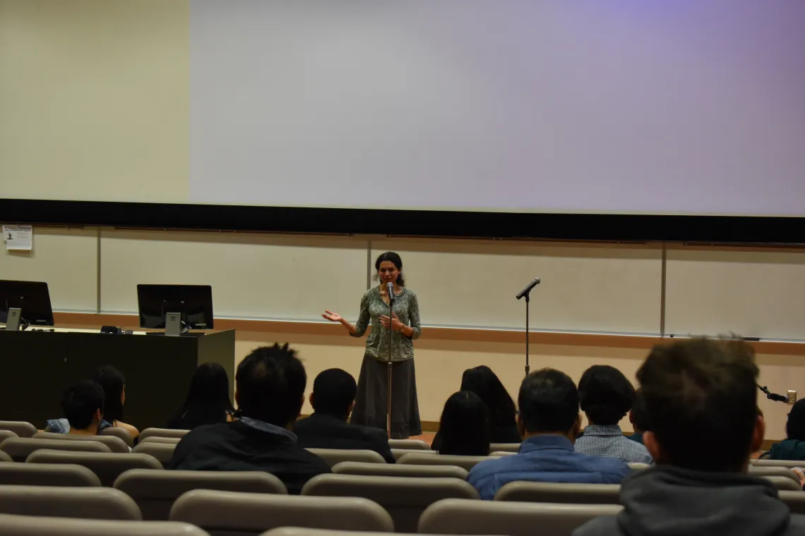 An instructor presents to a classroom.